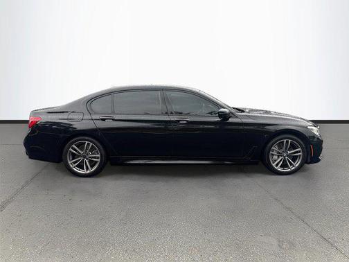 2017 BMW 750 I