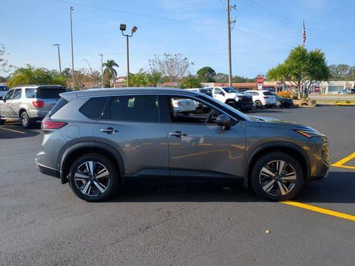 2024 Nissan Rogue SL