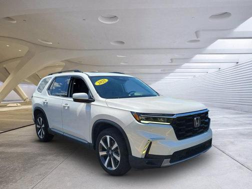 Platinum White 2025 Honda Pilot Touring 8-Passenger