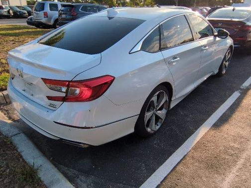 Platinum White Pearl 2019 Honda Accord Touring 2.0T