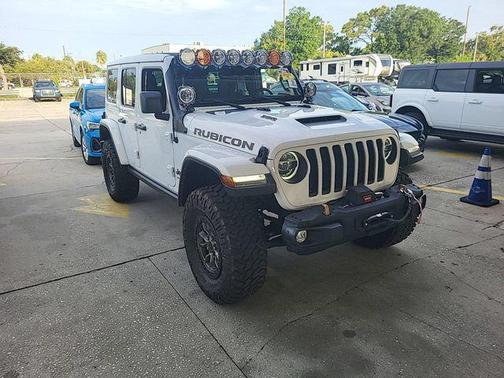 Bright White Clearcoat 2022 Jeep Wrangler Unlimited Rubicon 392