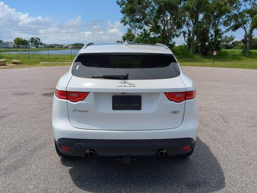 2018 Jaguar F-PACE 25t Premium