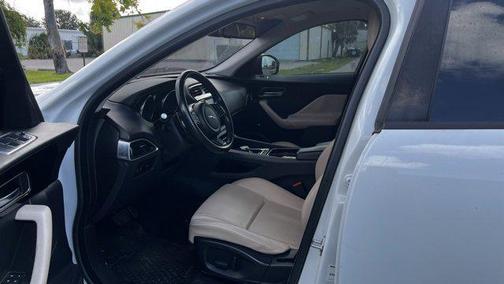 2018 Jaguar F-PACE 25t Premium