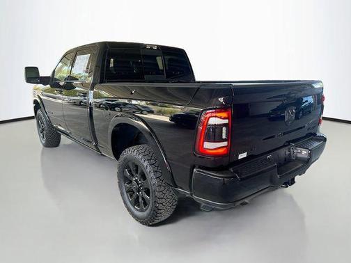 Diamond Black Crystal Pearlcoat 2024 RAM 2500 Limited Crew Cab 4x4 6'4' Box