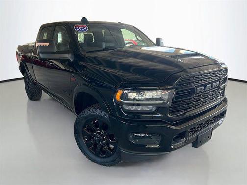 Diamond Black Crystal Pearlcoat 2024 RAM 2500 Limited Crew Cab 4x4 6'4' Box