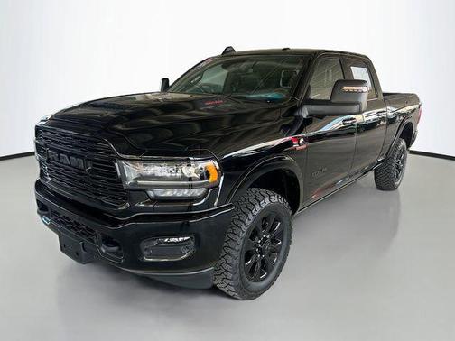 Diamond Black Crystal Pearlcoat 2024 RAM 2500 Limited Crew Cab 4x4 6'4' Box