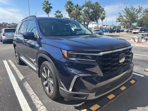 2023 Honda Pilot Touring 8-Passenger