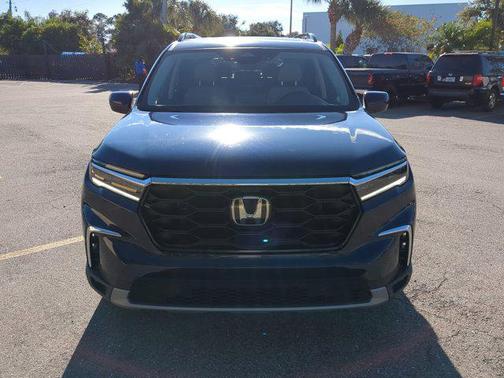 2023 Honda Pilot Touring 8-Passenger