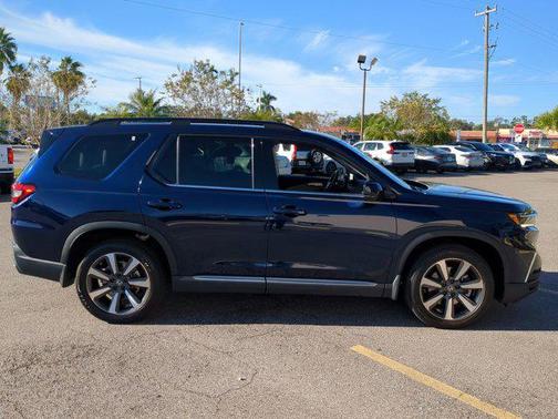 2023 Honda Pilot Touring 8-Passenger
