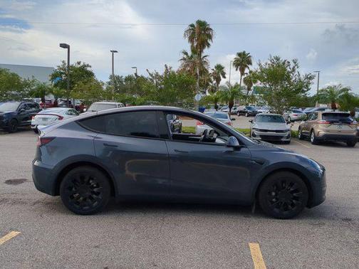 2023 Tesla Model Y Long Range Dual Motor All-Wheel Drive