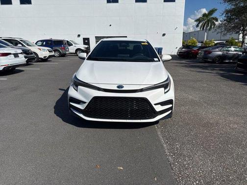 2024 Toyota Corolla Hybrid SE