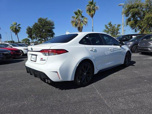 2024 Toyota Corolla Hybrid SE