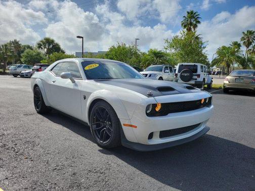White Knuckle Clearcoat 2023 Dodge Challenger SRT Hellcat