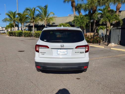 2022 Honda Pilot AWD Black Edition