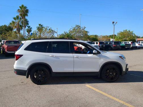 2022 Honda Pilot AWD Black Edition