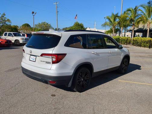2022 Honda Pilot AWD Black Edition