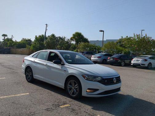 2021 Volkswagen Jetta 1.4T R-Line