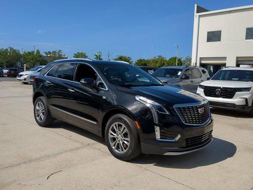 2022 Cadillac XT5 Premium Luxury