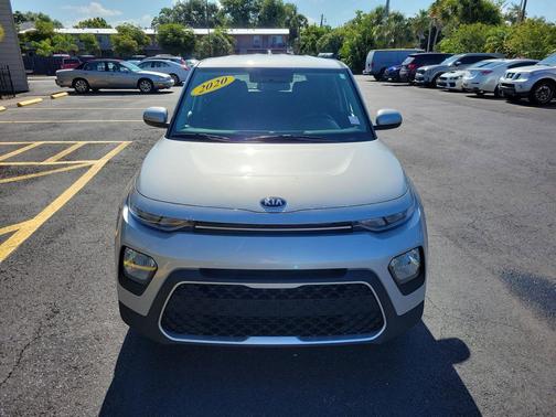 Sparkling Silver 2020 Kia Soul LX
