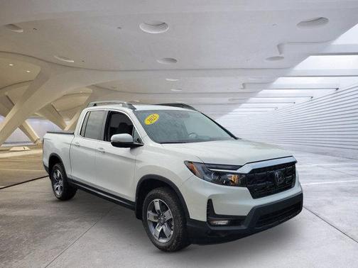 Platinum White Pearl 2025 Honda Ridgeline RTL