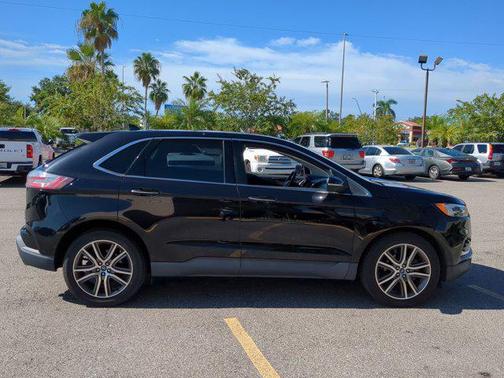 2019 Ford Edge Titanium