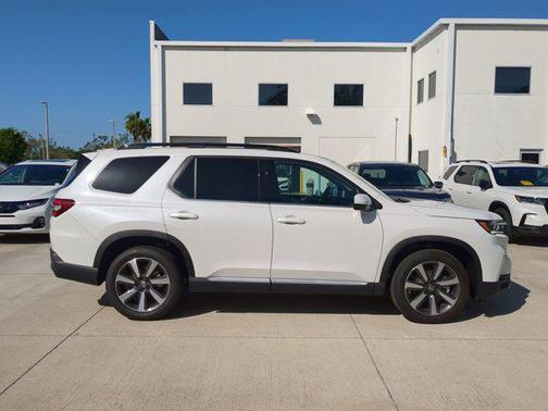 2025 Honda Pilot Touring 8-Passenger