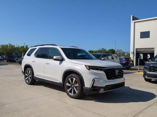 2025 Honda Pilot Touring 8-Passenger