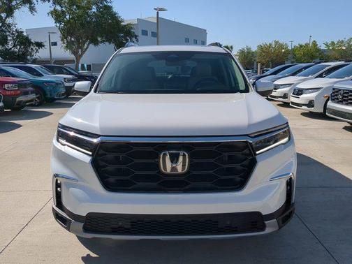 2025 Honda Pilot Touring 8-Passenger