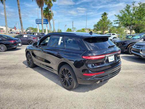 Infinite Black Metallic Clearcoat 2023 Lincoln Corsair Reserve