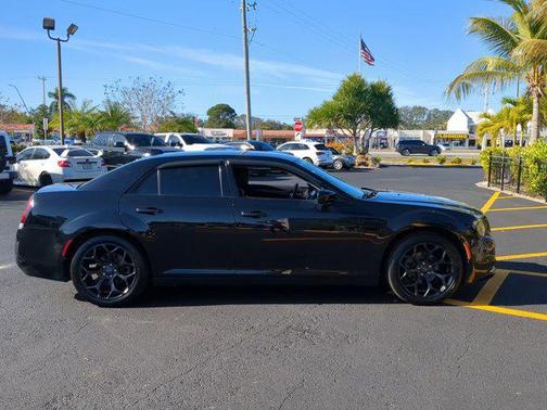 2019 Chrysler 300 Touring