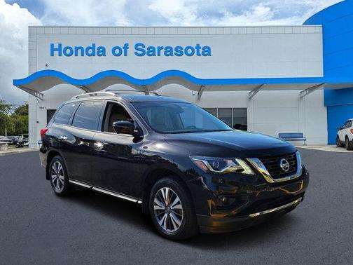 2017 Nissan Pathfinder SL
