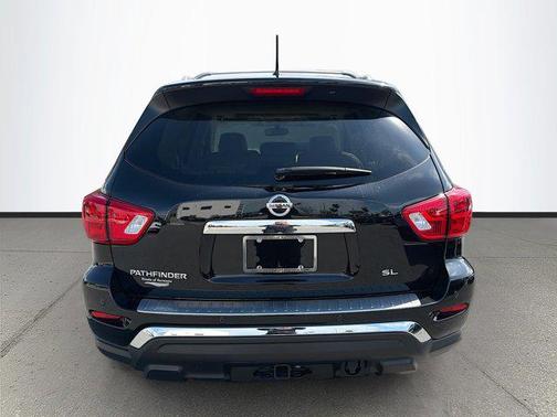 2017 Nissan Pathfinder SL