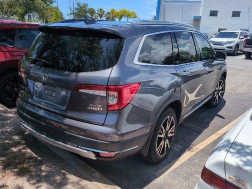 Modern Steel Metallic 2019 Honda Pilot Elite