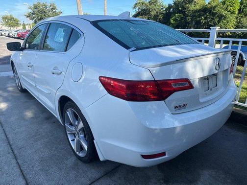 2013 Acura ILX 2.0L w/Premium Package