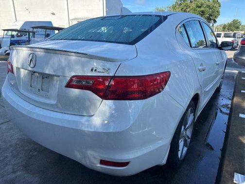 2013 Acura ILX 2.0L w/Premium Package