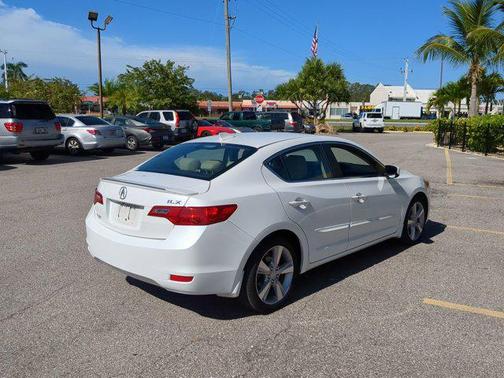 2013 Acura ILX 2.0L w/Premium Package