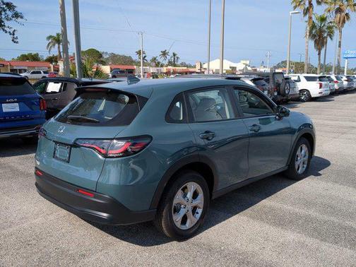 2025 Honda HR-V LX