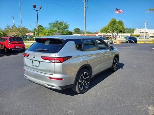 Alloy Silver Metallic 2024 Mitsubishi Outlander SE S-AWC