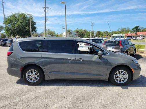 Ceramic Gray Clearcoat 2023 Chrysler Pacifica Touring L