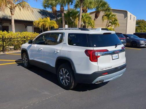 2023 GMC Acadia AWD SLT
