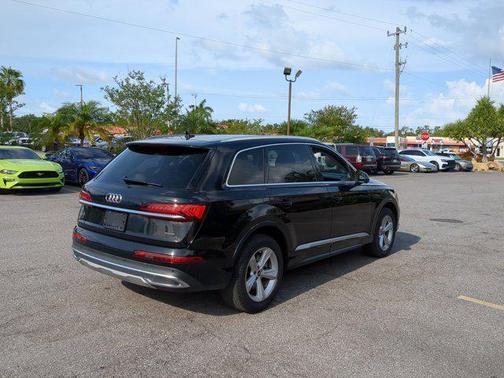 2022 Audi Q7 55 Premium