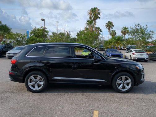 2022 Audi Q7 55 Premium