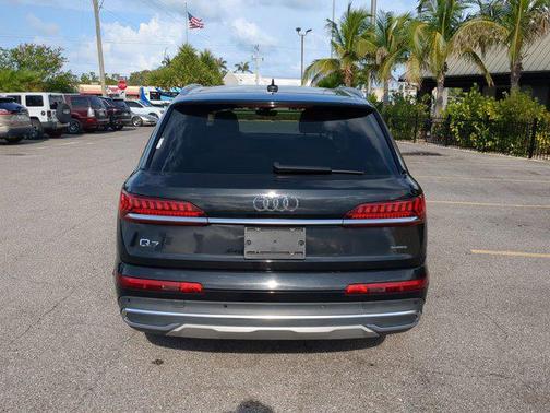 2022 Audi Q7 55 Premium
