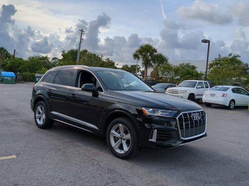 2022 Audi Q7 55 Premium