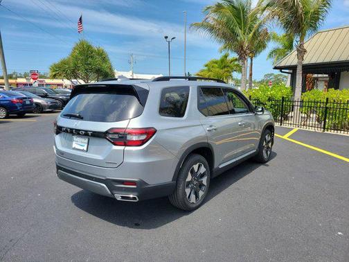 Solar Silver Metallic 2026 Honda Pilot Touring 8-Passenger