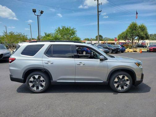 Solar Silver Metallic 2026 Honda Pilot Touring 8-Passenger