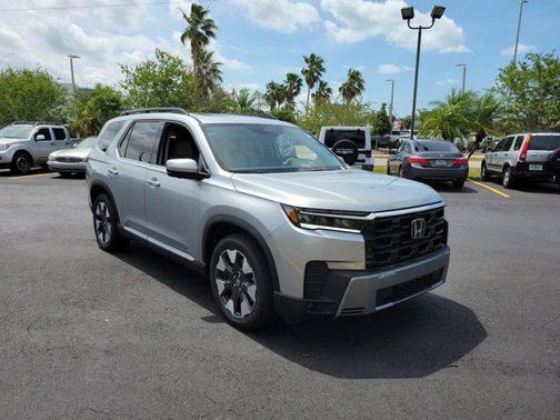 Solar Silver Metallic 2026 Honda Pilot Touring 8-Passenger