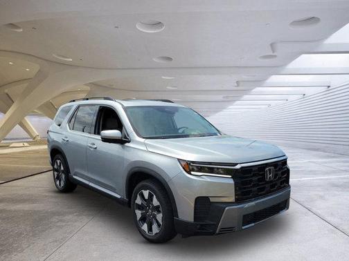 Solar Silver Metallic 2026 Honda Pilot Touring 8-Passenger