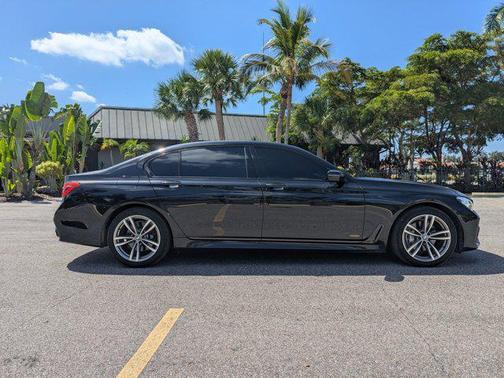 2018 BMW 740 740i
