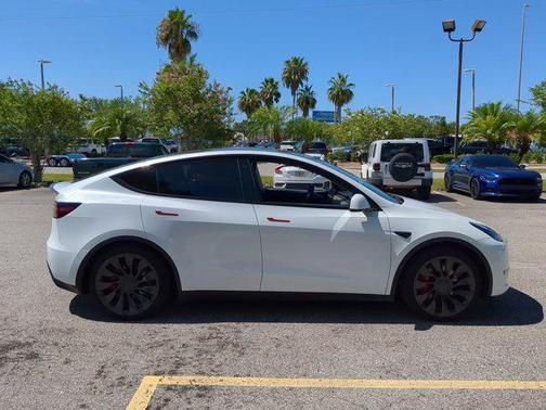 2022 Tesla Model Y Performance Dual Motor All-Wheel Drive